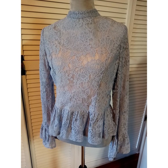 A. Calin Flying Tomato Anthropology Large lavender Lace Bell Sleeve Blou… - Picture 4 of 16